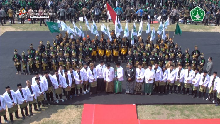 Foto Ijazah Kubro dan Pengukuhan Pimpinan Pusat Pagar Nusa
