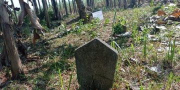 Makam Dempul Lirboyo